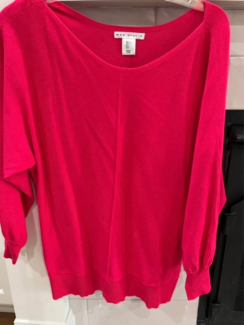 Women’s max Studio hot pink sweater size large